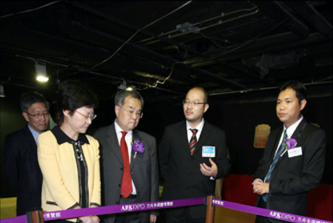 「方舟多媒體博覽館」正式開幕 古董聖經仿造聖物展出