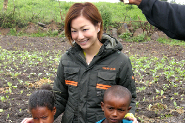 圖：鄭秀文、梁詠琪、張瑪莉與「囝囝」們相逢心歡喜