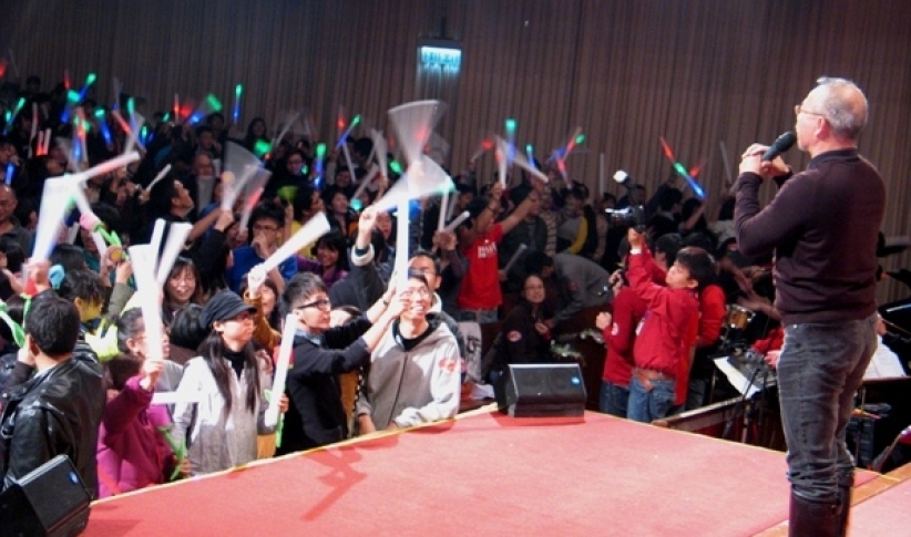 陳恩明向青年大談「最幸福快樂」的恩愛婚姻秘訣