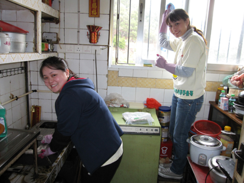 救世軍123幫長者家居大掃除 抗流感過新年