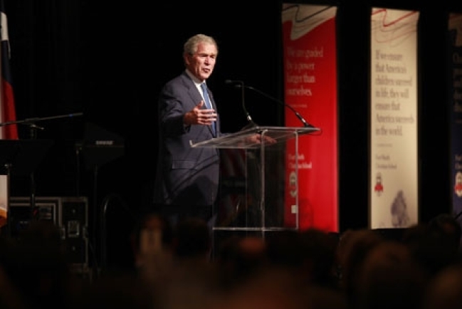 布殊：禱告托住了我的總統生涯