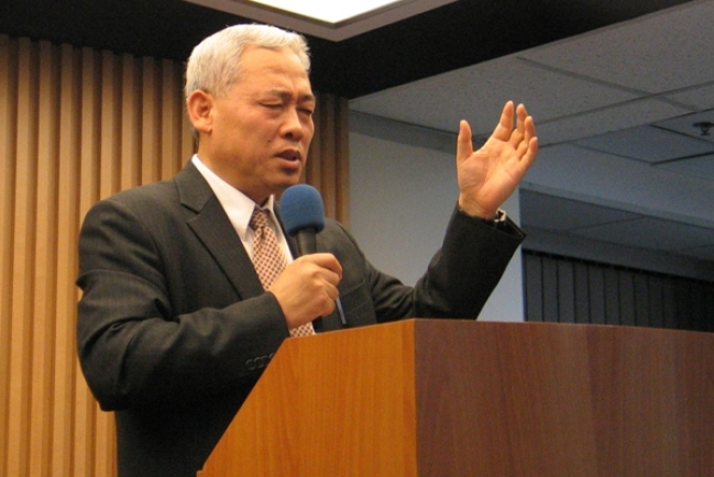 遠志明牧師首場信息「愛與恨」