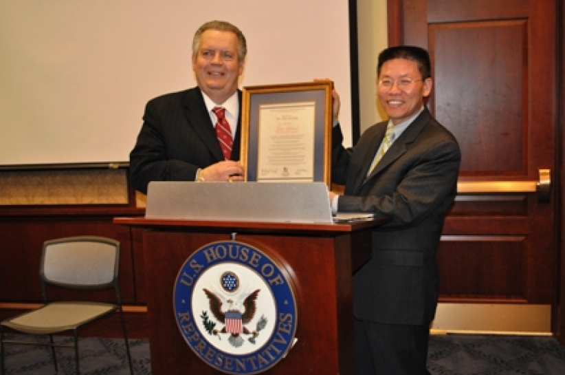 維權人士、家庭教會領袖范亞峰獲美國國會頒宗教自由獎 