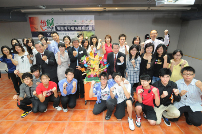 會考零分青年為「末代會考生」打氣