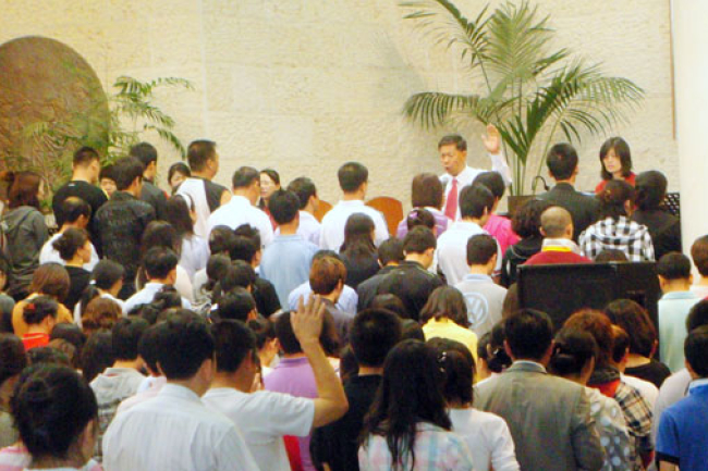 華人佈道家張伯笠牧師韓國佈道 領150人信主