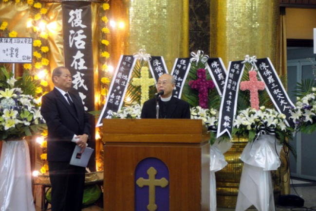 二百多人送別陳保羅牧師 鄺廣傑慰勉學效「福音戒毒」精神