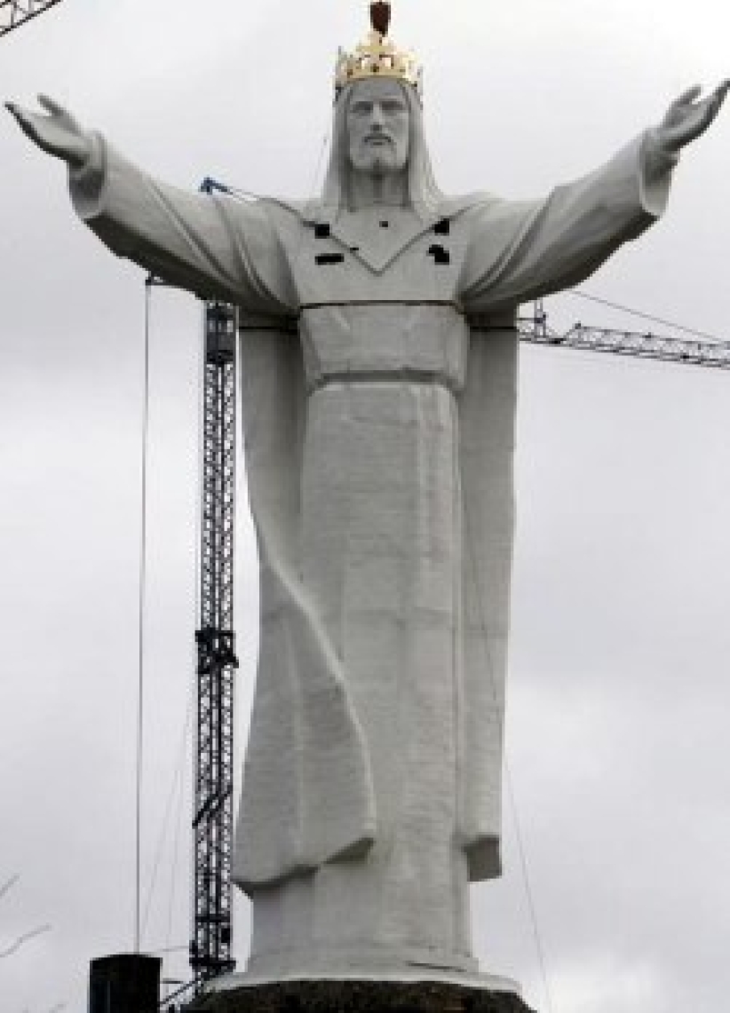 波蘭建成最高耶穌雕像打破世界紀錄