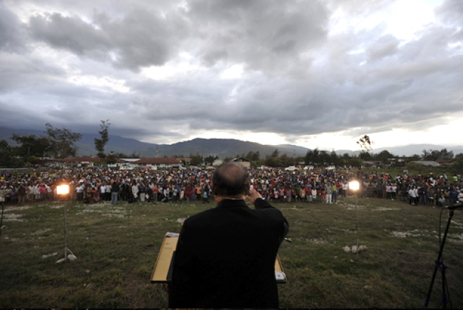 唐崇榮博士佈道大會印尼、新加坡落幕