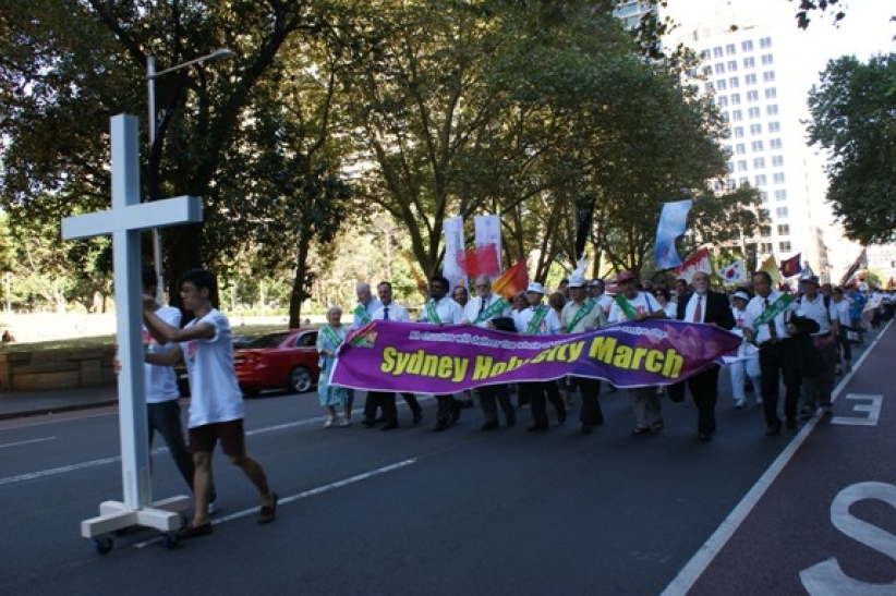 澳洲圣城大游行 基督徒不分种族同抗败坏风 