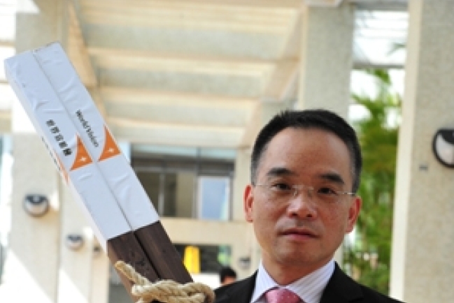 財經專家蘇偉文與兒子齊饑饉 發掘另類快樂投資