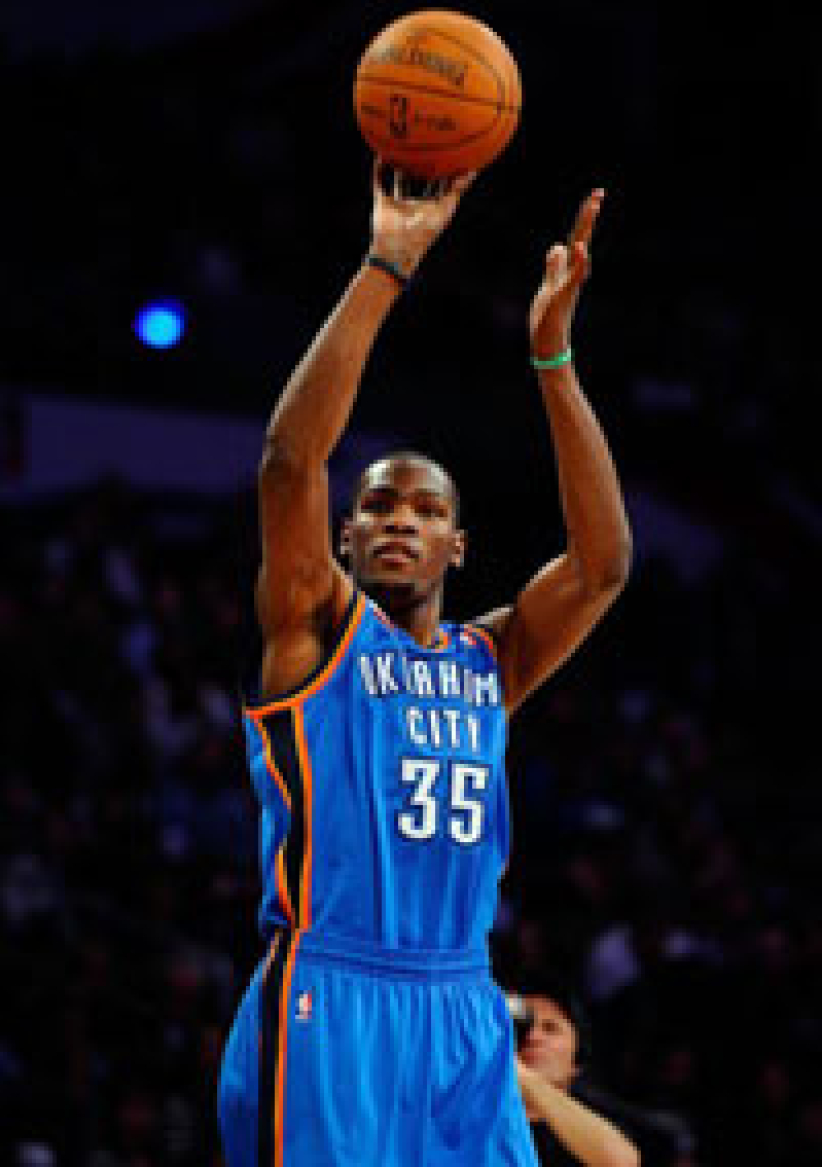 NBA球星杜蘭特聖經不離手 稱信仰是他後盾