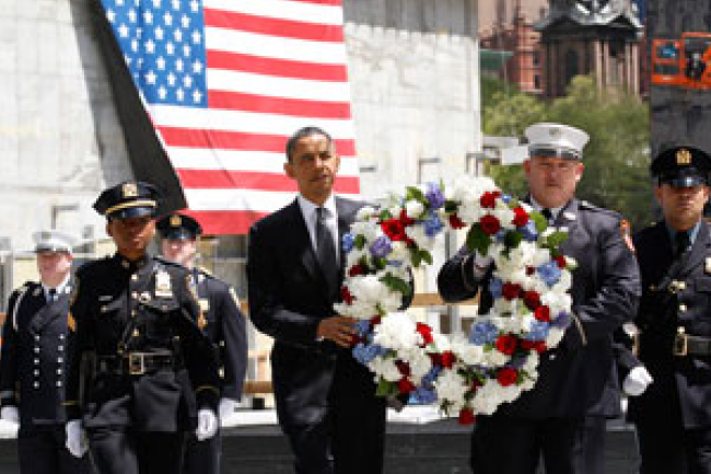 奧巴馬訪世貿遺址悼念911遇難者