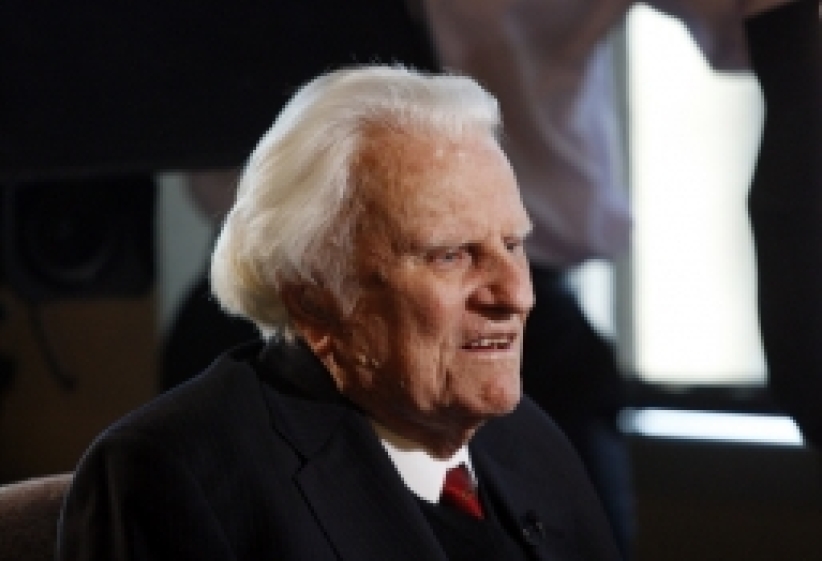 葛培理牧師肺炎治愈 昨日出院回家休養