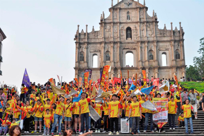 澳門首屆基督教花車巡遊散發正能量