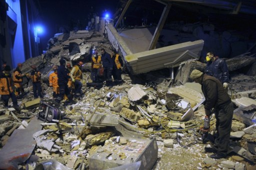 土耳其再發生5.7級地震 幾十人被困 