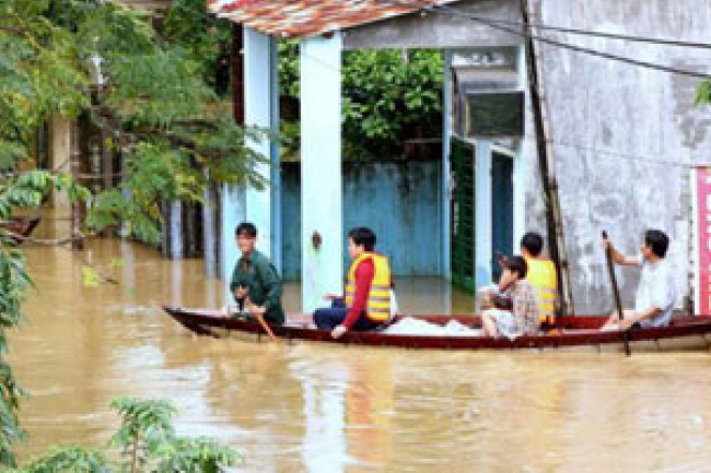越南洪災逾百人遇難 宣明會撥款賑災