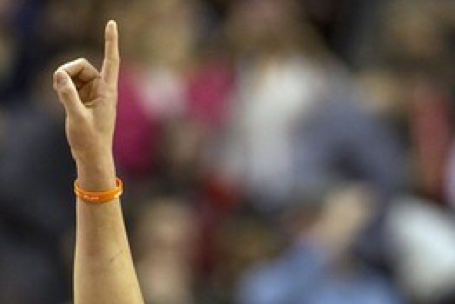 林書豪終場0.5秒三分球勝暴龍 稱「上帝創造奇蹟」