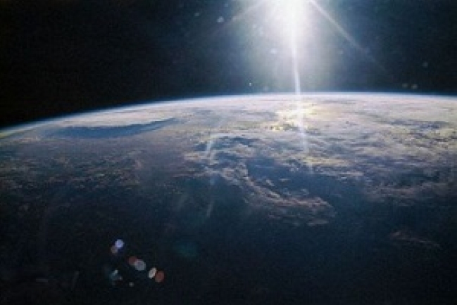 鄧瑞強博士 – 光明與黑暗