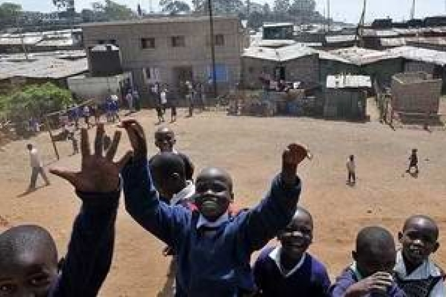 國內大學生赴非洲義務教學 稱愛為最大快樂