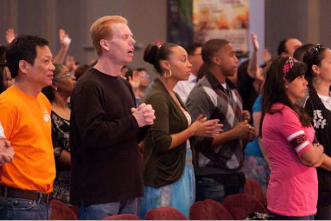 美國華人聯合多種族教會 逾五百人「為美國呼求」