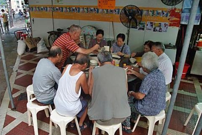 愛心粥店推1986懷舊時光價餐牌