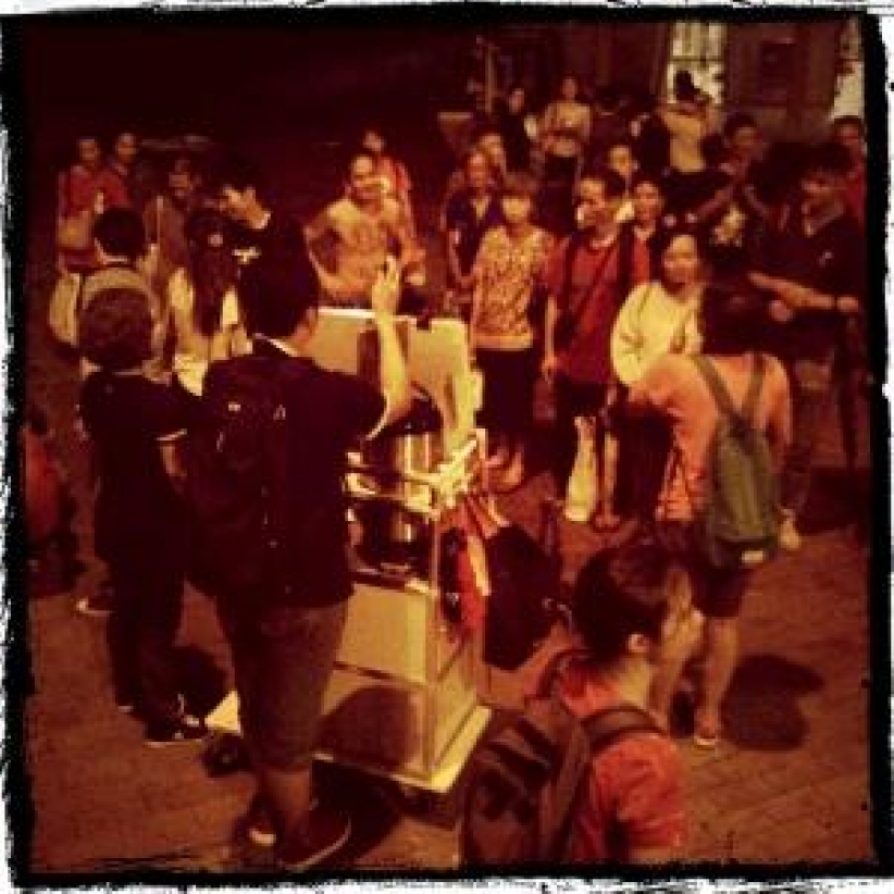 十號風雨夜無阻向露宿者送上愛心