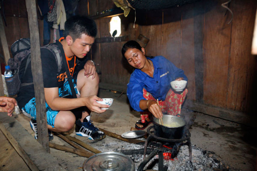 79位青年隨世展會赴東南亞體驗貧童生活