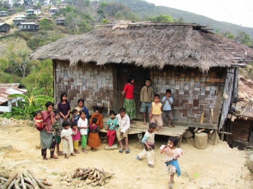 緬甸欽族基督徒學生被政府強迫改信佛教