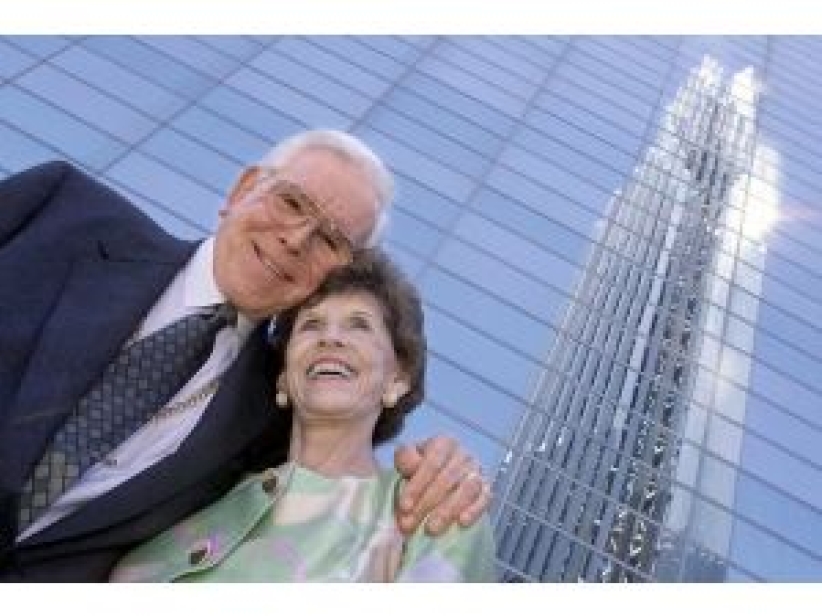 萧律柏兴讼 向水晶大教堂事工索偿四千万