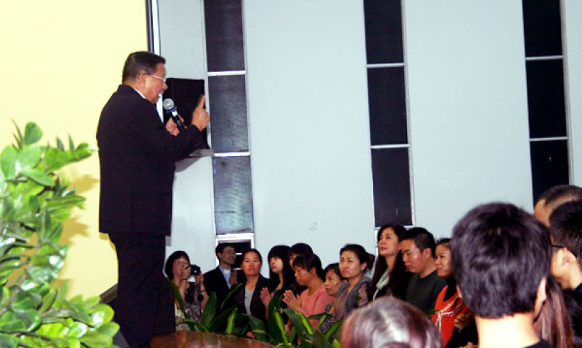 「中國麥當勞之父」朱源和深圳分享苦難如何見神恩