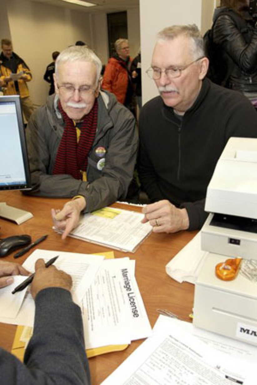 華州同性婚姻法生效 四百餘對同性伴侶領證