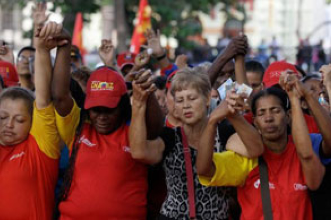 委內瑞拉總統癌症復發 國民聚集祈禱