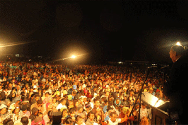 唐崇榮牧師為主嘔心瀝血 服事腳步不停歇