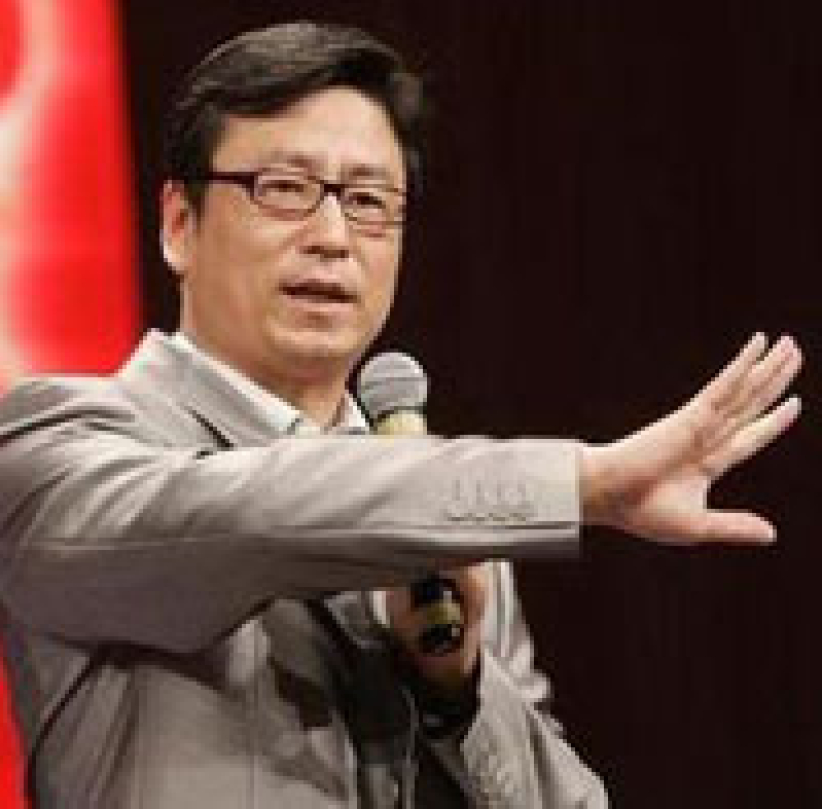 中央電視台名主持白岩松指中國極需信仰