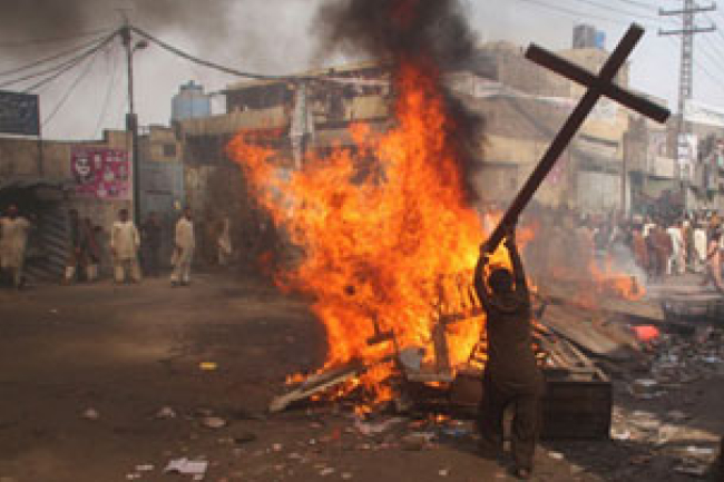 巴基斯坦基督徒遊行示威抗議極端份子暴行