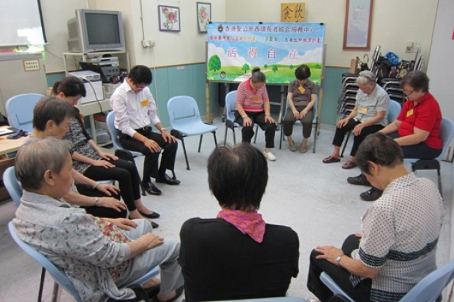 長者情緒困擾 學習腦筋急「轉台」