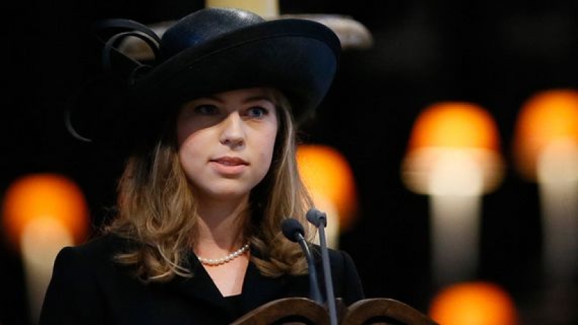 戴卓爾夫人葬禮孫女誦《聖經》 成媒體焦點