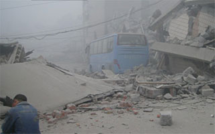 四川雅安庐山县7级地震 至少156死 5,878伤