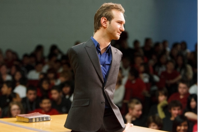 力克鼓勵波士頓爆炸案受害者:失去肢體 生命仍存盼望