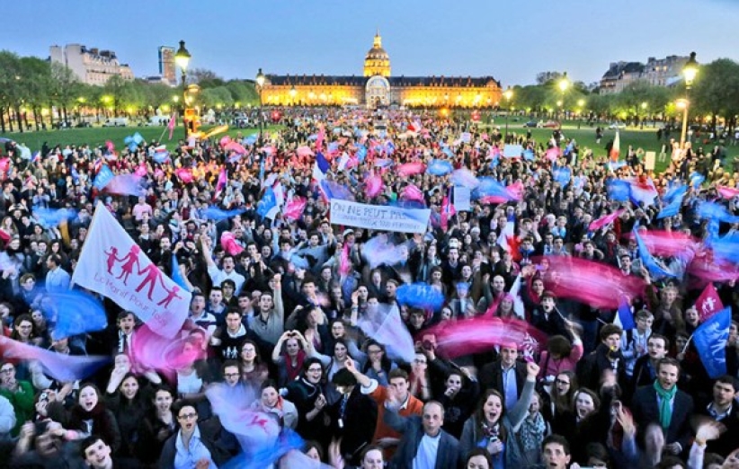法國通過同性婚姻合法 民眾激怒要求總統下台