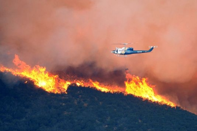 南加州山火燒毀一萬英畝 數千人撤離