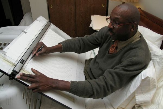 紐約花甲男子四年完成手抄欽定本聖經