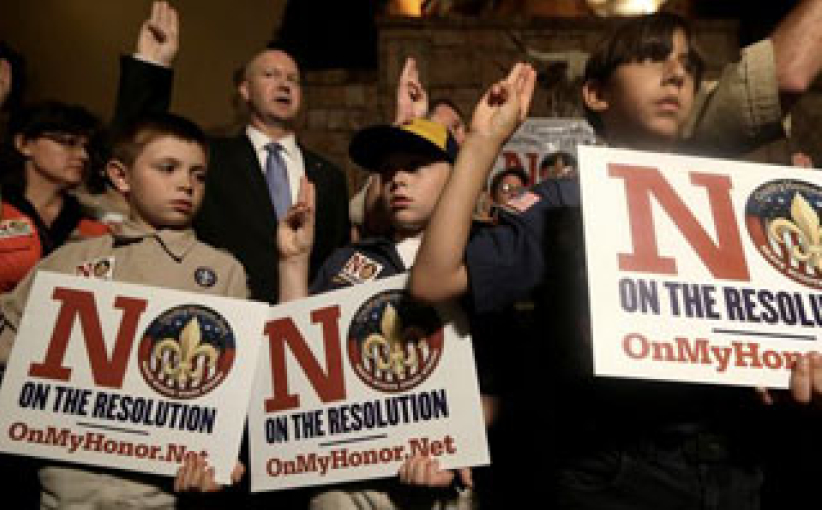  童軍廢百年禁令開放予同性戀遭炮轟