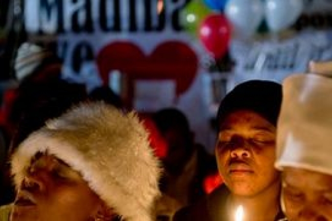 南非前總統曼德拉病危 主教民眾禱告祝福