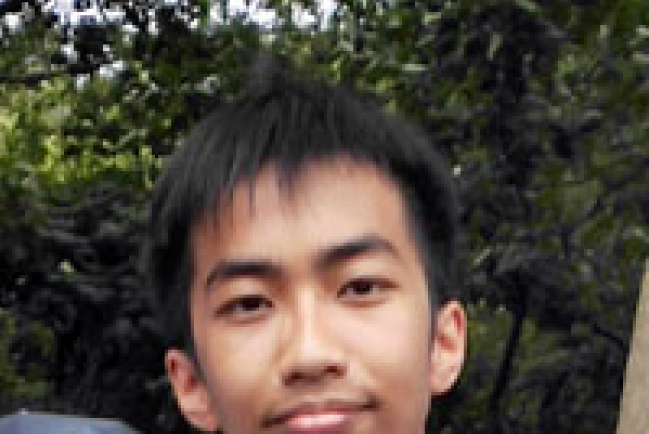 公義燒不盡 風中吹又生 教徒雨中燃亮使命