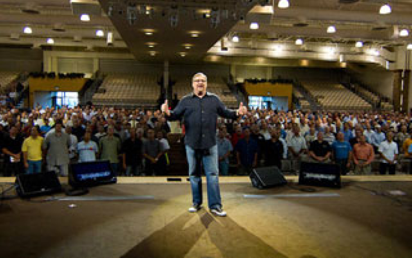 馬鞍峰華理克重返講台籲代禱