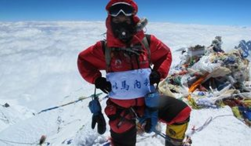 中国基督徒登珠穆朗玛 亮「以马内利」荣主