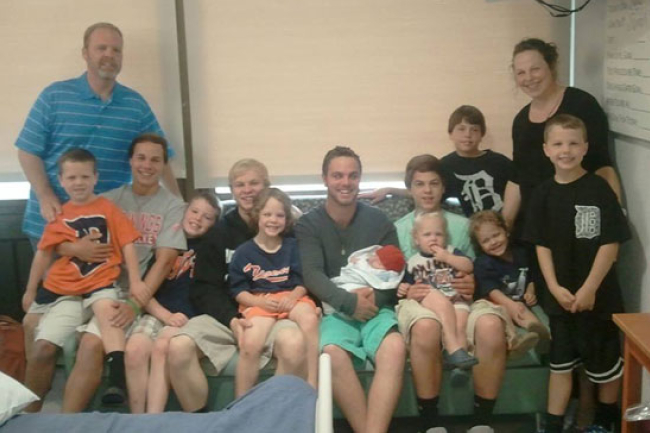 基督徒夫婦為求千金連生12個兒子 還想再生