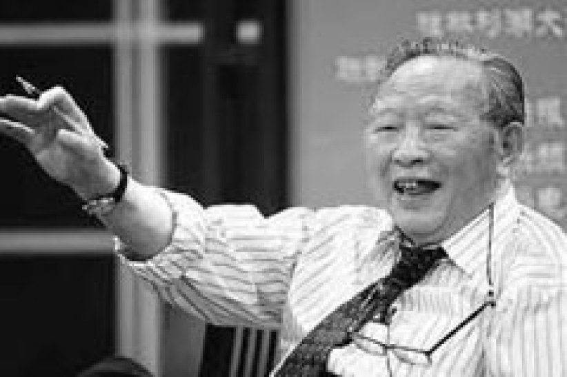 武侠大师梁羽生归入基督教的见证（视频）	