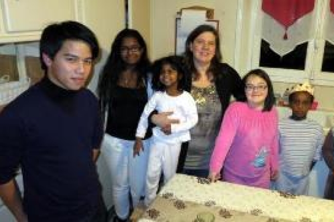 法籍孤兒反對同志領養 高呼「我們不是你的權利!」